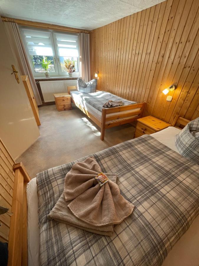 Christels Ferienwohnung 1 In Thale Mit Sonnenterrasse Und Grill المظهر الخارجي الصورة