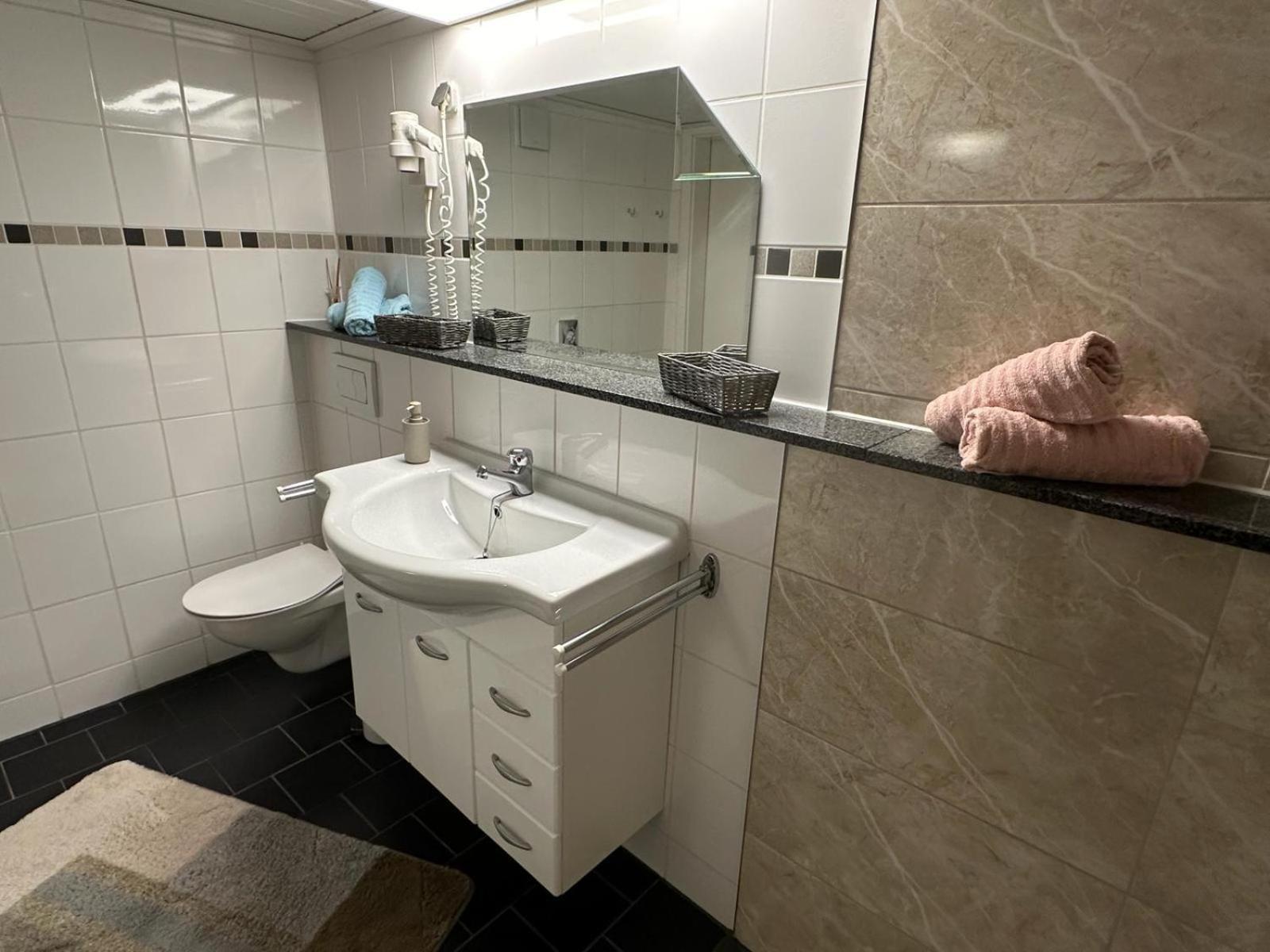 Christels Ferienwohnung 1 In Thale Mit Sonnenterrasse Und Grill المظهر الخارجي الصورة