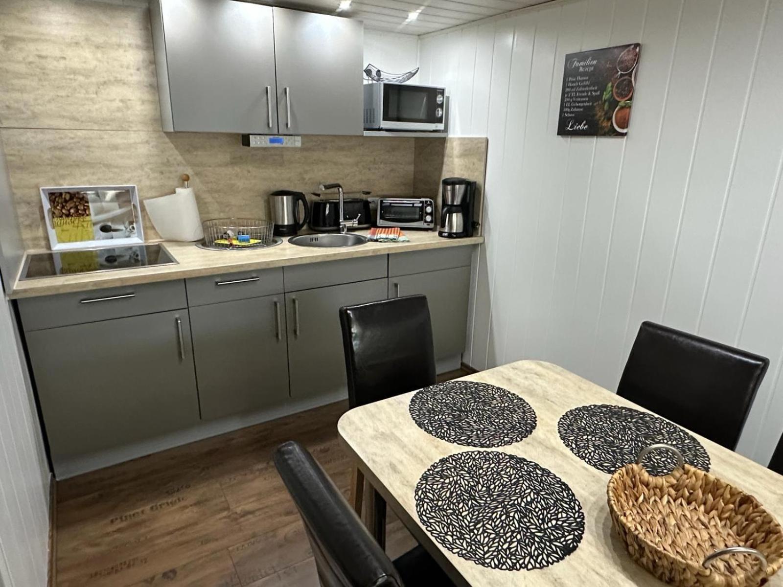 Christels Ferienwohnung 1 In Thale Mit Sonnenterrasse Und Grill المظهر الخارجي الصورة